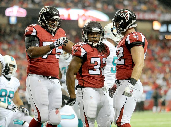web1_0809_GDP_Falcons_Dolphins_2_t670