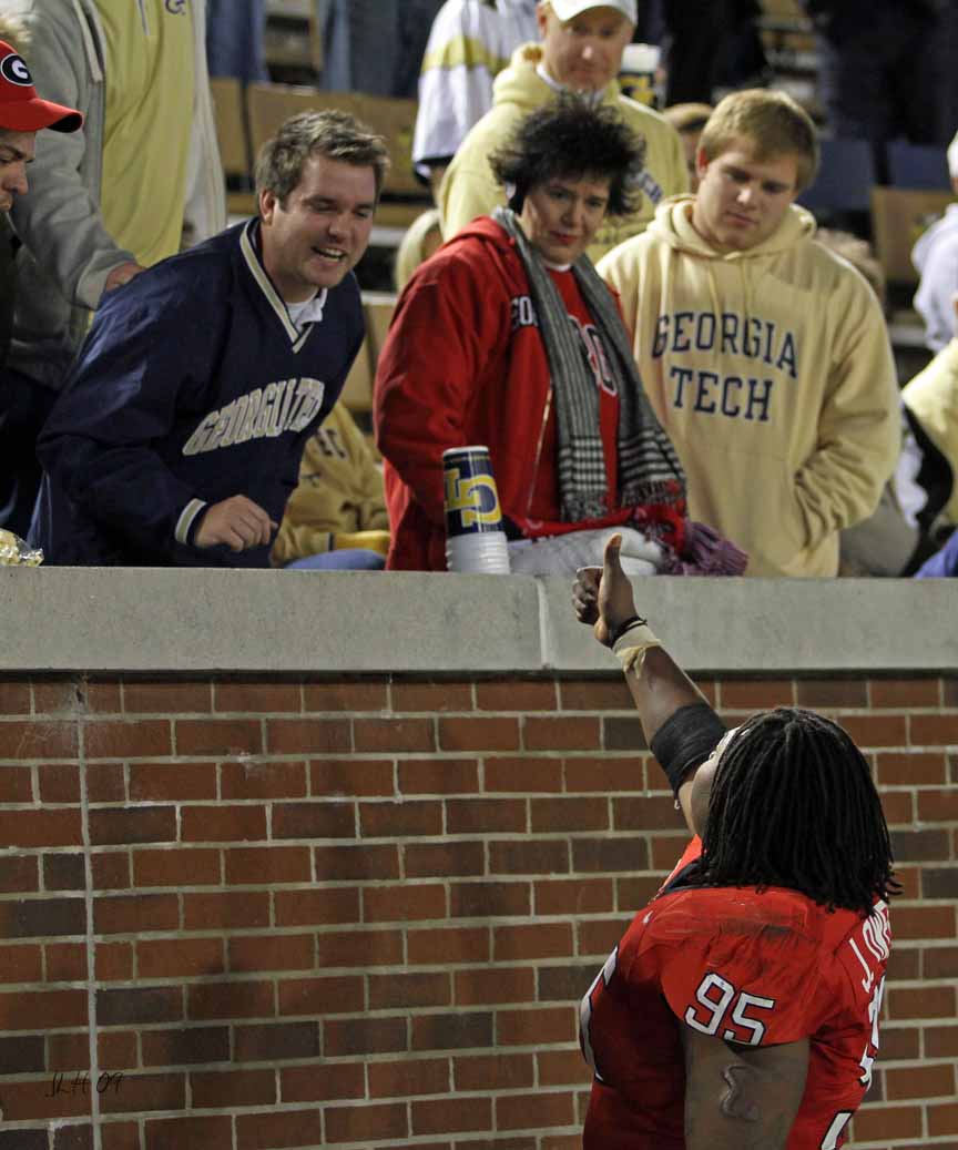Jeff Owens blows off the Tech fans after the 09 UGA vs GT game  Go Dawgs