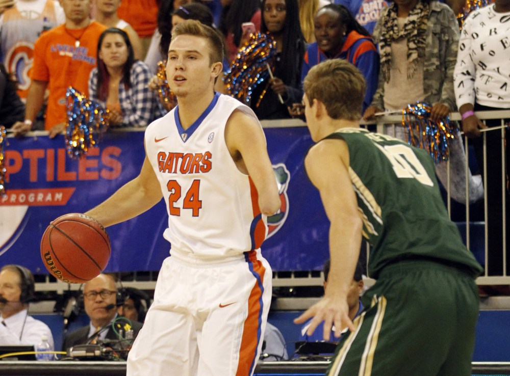 One-handed, Zach Hodskins, Makes Debut for Florida Basketball
