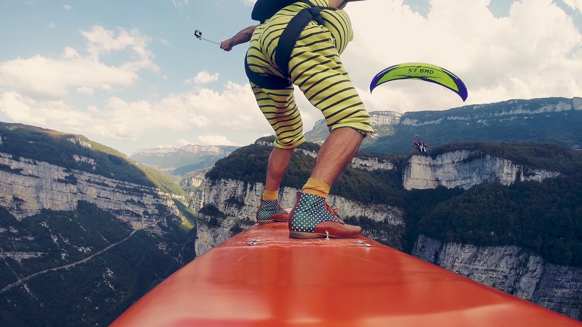 Surf’s Up….With Flying Frenchies (RedBull News)