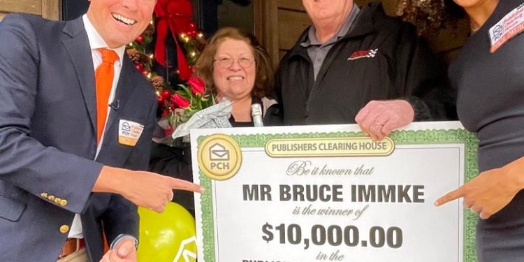 Publishers Clearinghouse Prize Patrol Visits Woodstock on Tuesday