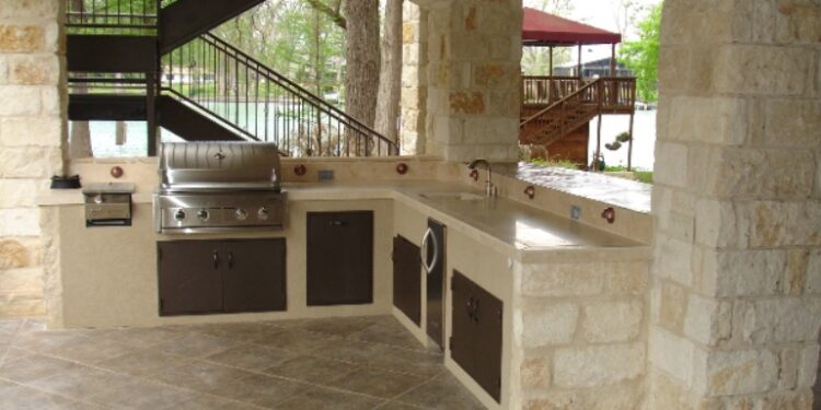 How To Design An Awesome Outdoor Cooking Area At Home