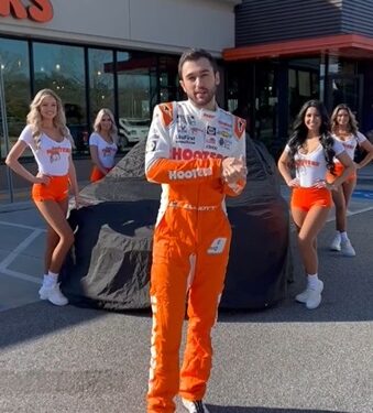 NASCAR News: Chase Elliott to Visit Hooters McDonough Ahead of Atlanta NASCAR Cup Race