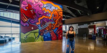 Living Walls and AT&T along with AMB Sports and Entertainment Unveil New Mural in Mercedes-Benz Stadium