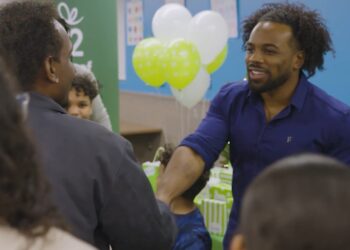 Cricket Wireless Suprises Boys & Girls Clubs of Metro Atlanta Family for ’12 Days of Cricket’ Campaign