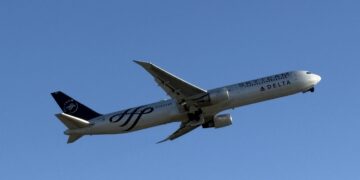 Delta Boeing 767-400 in SkyTeam livery taking off from Atlanta in April 2025